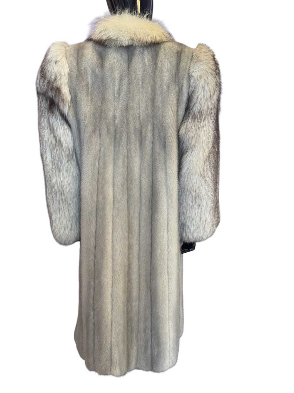 Luxury Women's Long silver sapphire blue fox Fur Coat - Light Gray - Picture 10 of 17